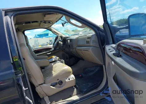 2003 Ford Excursion Limited from USA, damaged, VIN 1FMNU43S13ED20400